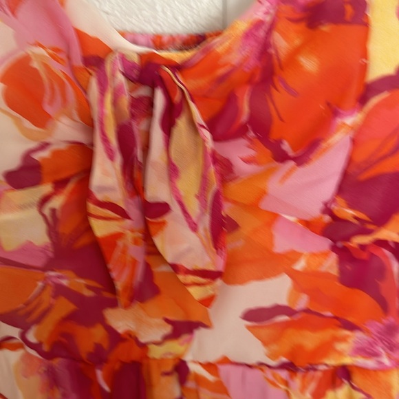 Very colorful, soft lightweight summer dress adjustable straps. The brand AUW - Picture 3 of 8